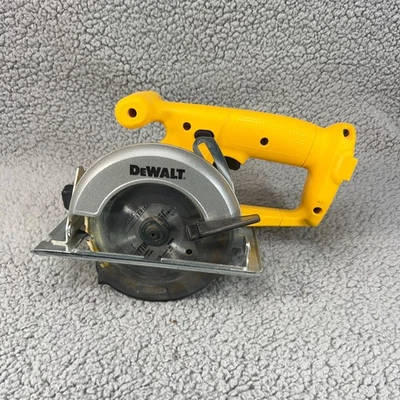 Dewalt DW935 14.4V Cordless 5-3/8" Circular Trim Saw - TOOL ONLY Tested WORKING - Image 1 of 4