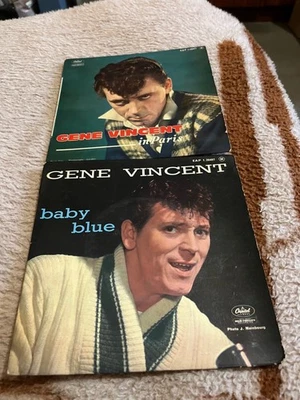 GENE VINCENT lot 2 EPs  France IN RACE WITH THE  DEVIL/BABY BLUE disques TB état - Photo 1/2
