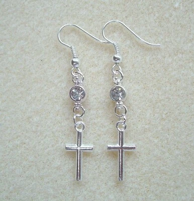 Pendientes colgantes pequeños con cruz y gema de cristal brillante en bolsa de regalo Foto 1 de 4