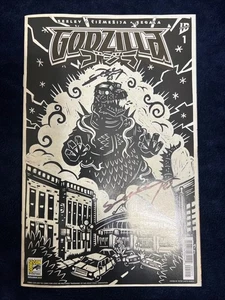 SDCC IDW Comics Godzilla Kai-Sei Era 2025 variante en blanco y negro #1 doble firma - Imagen 1 de 5