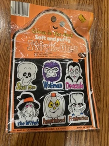 VINTAGE FUN WORLD WEICHE UND BAUSCHIGE HALLOWEEN MONSTER AUFKLEBER leuchten im Dunkeln - Bild 1 von 9