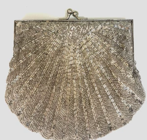 Vintage Andre Cellini Hand Silver Beaded Clam Shell Clutch Purse Bag Silk Inside - Picture 1 of 4