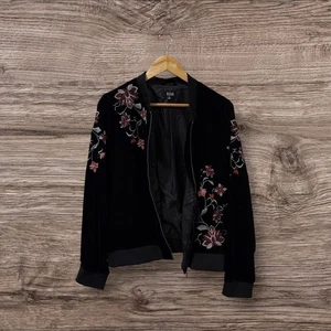 A.N.A A New Approach Women’s Black Velvet Floral Embroidered Bomber Jacket XL - Picture 1 of 6