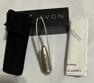 AVON LIGHT IT UP SLANTED TWEEZER 2006 NEW - Picture 1 of 2