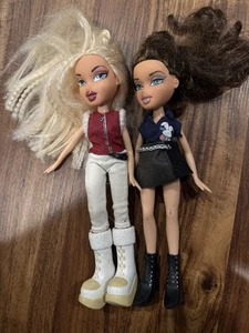 Konvolut 2 Bratz Puppen - Yasmin & Cloe Mitte 2000er - lange Haare, Druckknöpfe Stiefel - Bild 1 von 12