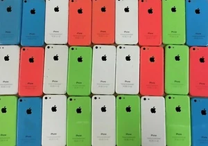 Lot of 100 Apple iPhone 5c A1456 for Parts or Repair *SOLD AS IS* - Afbeelding 1 van 2