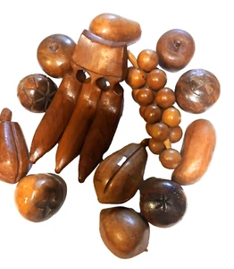 Vintage Monkey Pod Wood Assorted Fruits and Vegetables 13 Pieces BOHO Decor - Bild 1 von 22