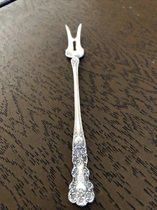 Gorham BUTTERCUP Sterling Old Style 2-Tine Butter Fork. Pat'd 1900 ?"B" Monogram - Bild 1 von 10