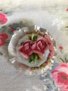 Round Vintage Reverse Carved  Floral Lucite Brooch Scalloped Edge - Picture 1 of 3