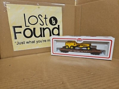 MODEL POWER 6971 HO SCALE 50' FLAT CAR WITH GRADER PENNSYLVANIA RR 7.5" - Image 1 of 4