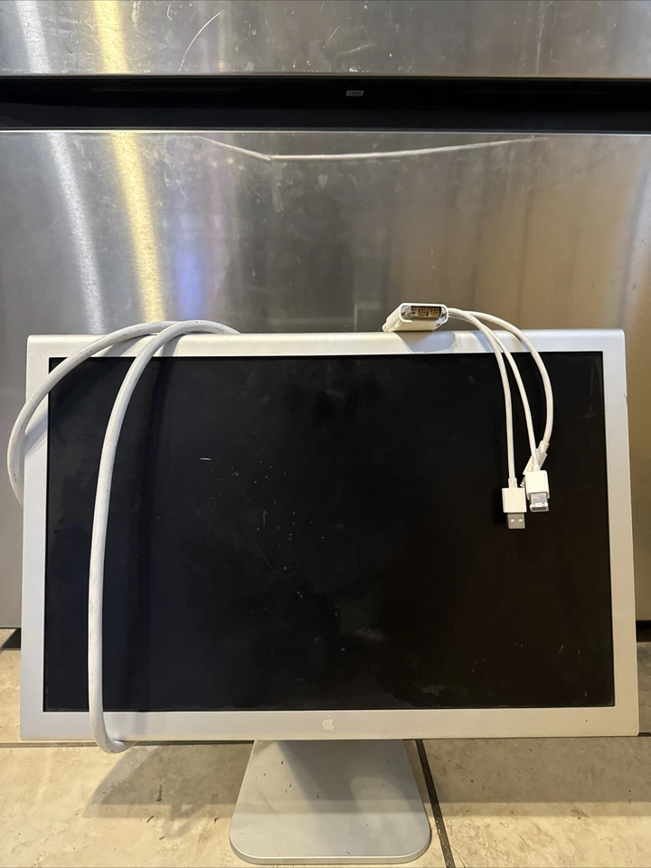 Apple A1081 20 inch Widescreen Cinema Display LCD Monitor - Image 1 of 1