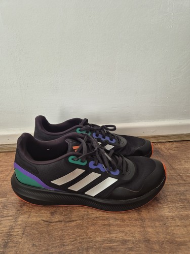 Scarpe da ginnastica Adidas per uomo nere con strisce argento taglia [11 UK]