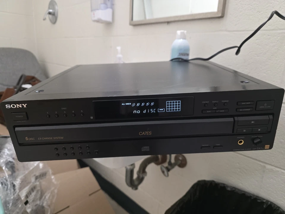 Sony CDP-CA7ES - 5 Disc HiFi Carousel CD Changer Player - Elevated Standard  - Image 1 of 4