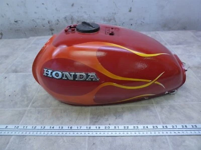 1981 年本田 CM200 Twinstar H561-1) 火焰燃气油箱带盖子和标志 — 第 1/4 张图片