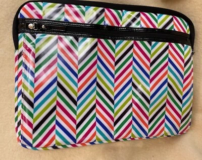 Funda para portátil Studio C cachemira 16 pulgadas en zigzag lunares de colores brillantes Foto 1 de 4