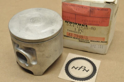 Новый из старых запасов Yamaha 1982 YZ125 1,00 поршень большого размера 5X4-11638-00 - Изображение 1 из 2
