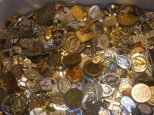 Catholic Medals Lot 1/2 lb, 1/2 Pound Saints, Crucifix, Pendants - Picture 1 of 6