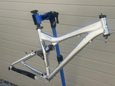 Specialized Stumpjumper FSR M4 30º Aniversário Quadro Médio - Imagem 1 de 4