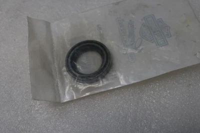 41210-55 全新 原始设备制造商 1965 - 1978 Harley-Davidson 轮子轴承油封 — 第 1/2 张图片