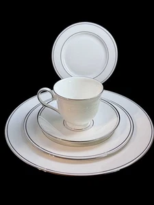 Lenox - Classics Collection -  Federal Platinum 5 Piece Place Setting - Picture 1 of 3