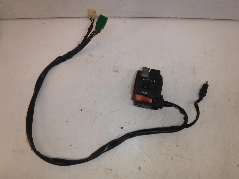 KAWASAKI 750 CSR 1982 OEM CLIP IZQUIERDO EN MANGO BOCINA SEÑALES INTERRUPTOR INTERRUPTORES Foto 1 de 4