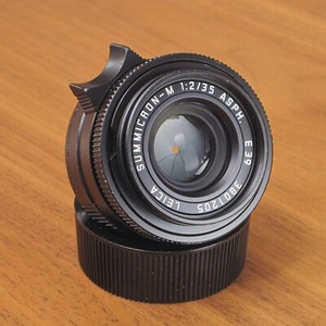 Leica 35mm f2 Summicron M ASPH Lens - Black