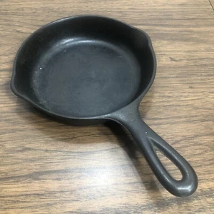 Vintage WAGNER WARE Sidney - O - 1053 Cast Iron Skillet Number 3 - Sits Flat - Picture 1 of 9