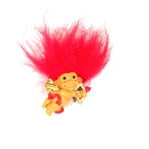 Broche prendedor vintage Russ Troll día de San Valentín Cupido pelo rojo - Imagen 1 de 4