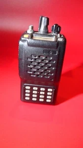 VX Standard VX-800V w/Keypad VHF 148-174 MHz 5w 16ch Two Way Radio - Picture 1 of 5