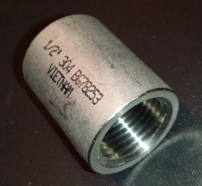 1/2" Inch Stainless Steel Coupling Threaded Female NPT Grade 304 Class 150 New - Image 1 of 2