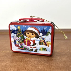 2012 Christmas Dora The Explorer Miniature Tin Metal Lunchbox Case Ornament - Picture 1 of 7