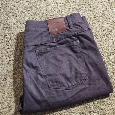 Pantalones de mezclilla Brax Cooper Fancy 38x34 granate calce regular elásticos rojos rectos  Foto 1 de 4