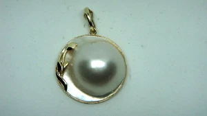 BEAUTIFUL 14K YELLOW GOLD MABE BLISTER PEARL  PENDANT - Picture 1 of 5