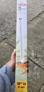 Zilla Desert Series 50 T8 Fluorescent Reptile Bulb with UVB - 18" - 15 watt - Picture 1 of 1