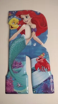 Letrero "R" de metal Little Mermaid Ariel Disney 10"x 5" Open Road Brands decoración de pared Foto 1 de 2