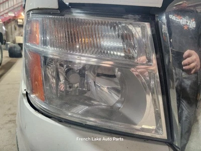 Faro derecho pasajero compatible con NV 3500 1297451 2013 Foto 1 de 4