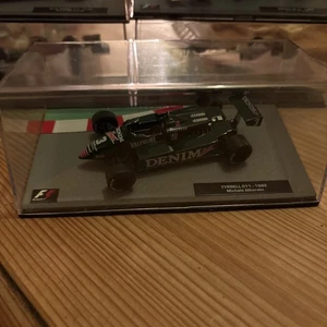 Panini F1 Car Collection 1982 Michele Alboreto Tyrrell 011 1:43 Scale model - Picture 1 of 3