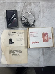 Vintage Sanyo M-GR62 AM/FM Stereo Cassette Player w/ Box Manual, Portable - Picture 1 of 8