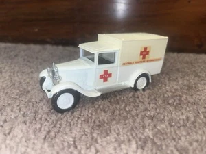 Solido France 1:43 Diecast CITROEN C4-F FRENCH AMBULANCE HOSPITAL TRUCK 4411 - Picture 1 of 3