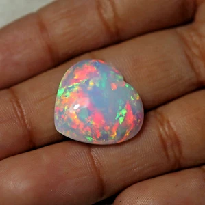 Cabujón en forma de corazón de ópalo etíope fuego llamativo natural AAAA de 10,4 quilates 17,1 x 18,2 mm - Imagen 1 de 10