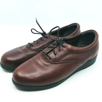 Soft Spots Women's Oxfords Brown Leather Slip Resistant LaceUp Shoe Size 9M [S4] - image 1 of 4