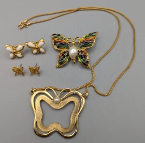 Vintage Butterfly Jewelry Lot (1)Necklace (1)Brooch (2)pairs of earrings - Picture 1 of 7
