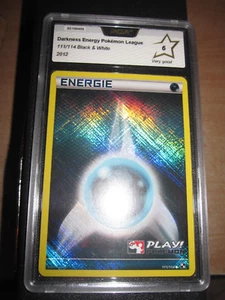 POKEMON PSA/PCA 6 (◕‿◕✿) DARKNESS ENERGY LEAGUE 111/114 B&W ENGLISH PLAY POKEMON - Picture 1 of 2