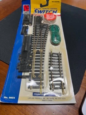 Set Life-Like Electric Remote Control HO Switch  Right Hand - Image 1 of 2