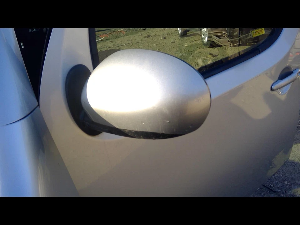 Espejo retrovisor de puerta izquierdo usado se adapta a: Nissan Cube Power 2012 pintado color de carrocería grado izquierdo Foto 1 de 4