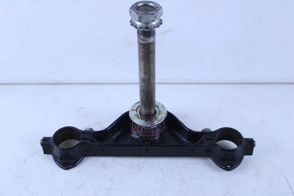 2006 Harley Davidson FLHX Street Glide árvore tripla haste de braçadeira inferior - Imagem 1 de 4