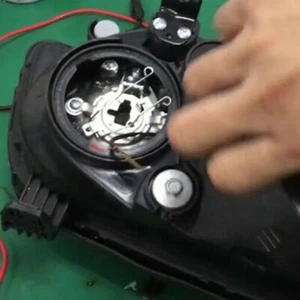 NEW Headlight Bulb Retaining Spring Clip for Headlamp Dip H1 H3 H4 H7 Universal - Picture 1 of 11