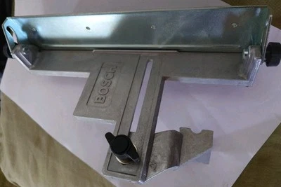 Bosch Parallel- und Winkelanschlag mit 45°-Einstellung für Bosch-Handhobel GHO - Bild 1 von 4