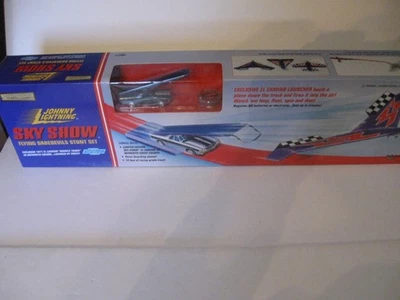 Johnny Lightning Sky Show Flying Daredevil Stunt Set With DARK GREEN El Camino - Image 1 of 4