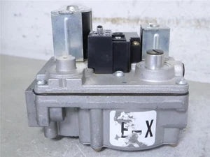 White Rodgers 36E22 209 HVAC Furnace Gas Valve C341004P01 - Picture 1 of 5